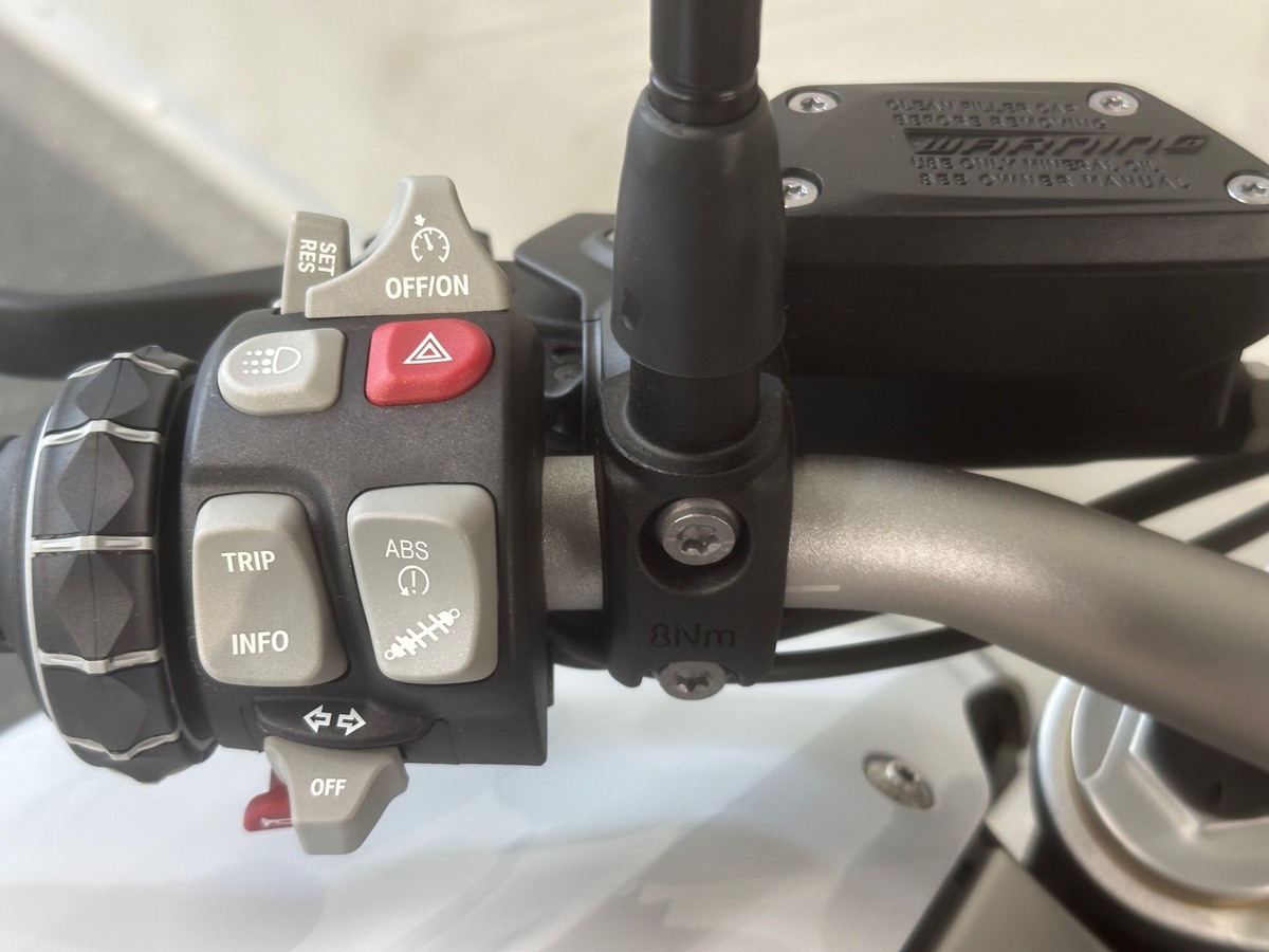 BMW R 1200 R Sehr attraktive R1200R BMW R 1200 R Sehr attraktive R1200R