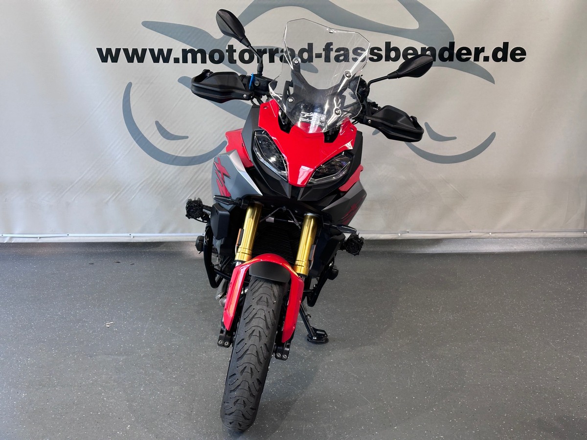 BMW F 900 XR Komplett ausgestattet BMW F 900 XR Komplett ausgestattet