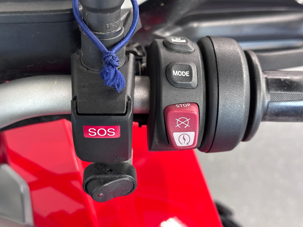 BMW F 900 XR Komplett ausgestattet BMW F 900 XR Komplett ausgestattet