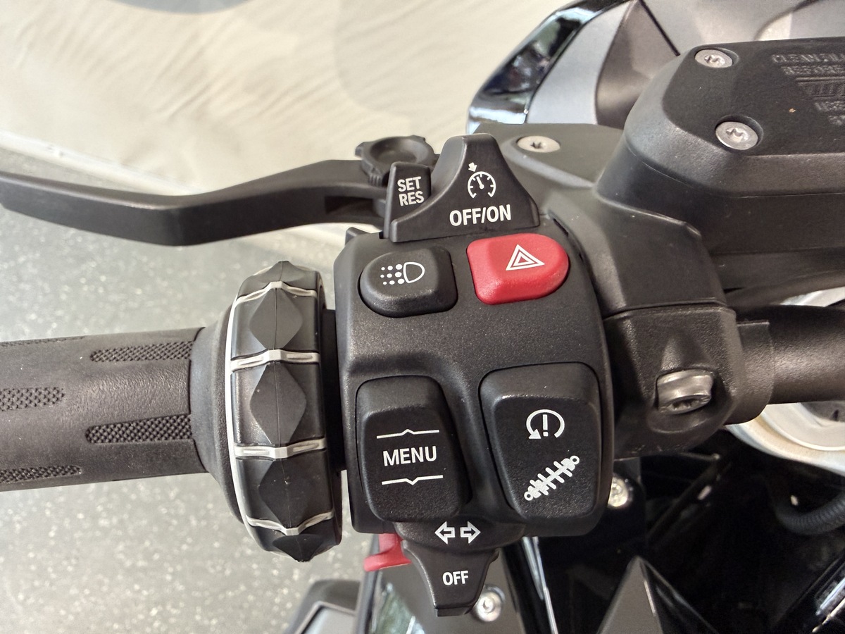 BMW R1250RS 3x Pakete, viel Zubehör, Service BMW R1250RS 3x Pakete, viel Zubehör, Service