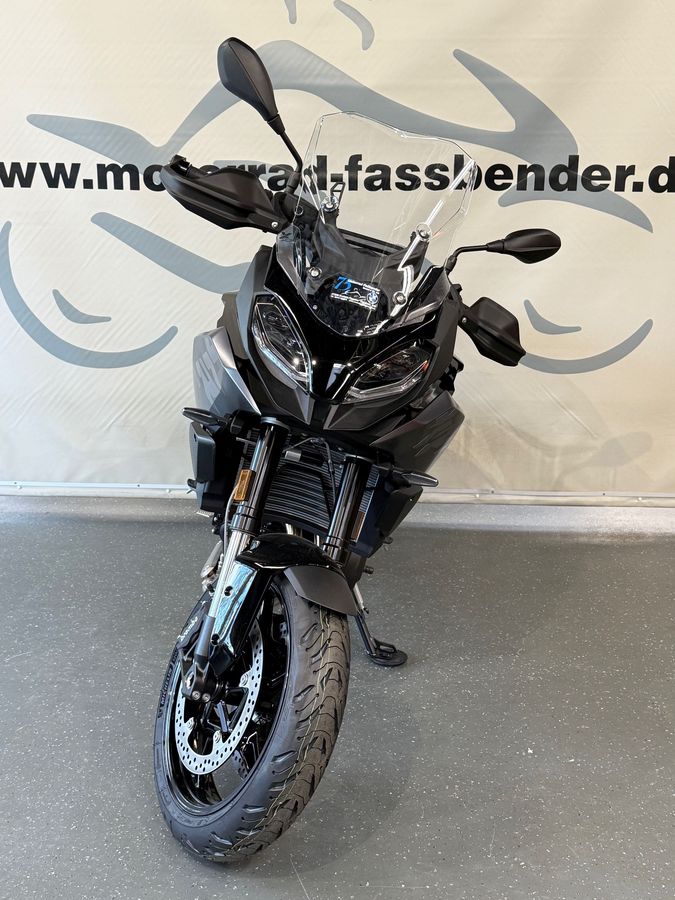 BMW F 900 XR 3 x Pakete, Windschild hoch, ESA BMW F 900 XR 3 x Pakete, Windschild hoch, ESA