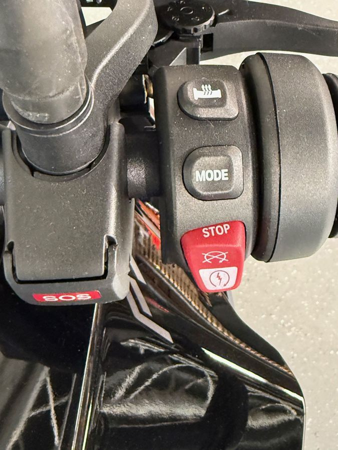 BMW F 900 XR 3 x Pakete, Windschild hoch, ESA BMW F 900 XR 3 x Pakete, Windschild hoch, ESA