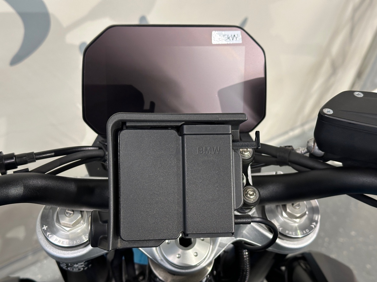 BMW F 900 R A2 Wahlweise 35 kW bzw. 70 kW BMW F 900 R A2 Wahlweise 35 kW bzw. 70 kW