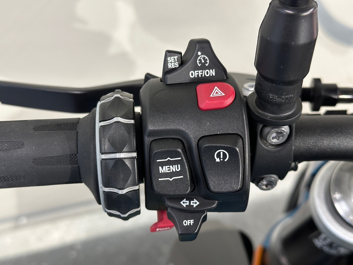 BMW F 900 R A2 Wahlweise 35 kW bzw. 70 kW BMW F 900 R A2 Wahlweise 35 kW bzw. 70 kW