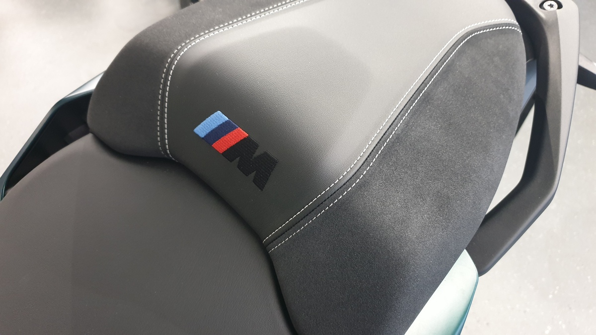 BMW M 1000 XR BMW M 1000 XR