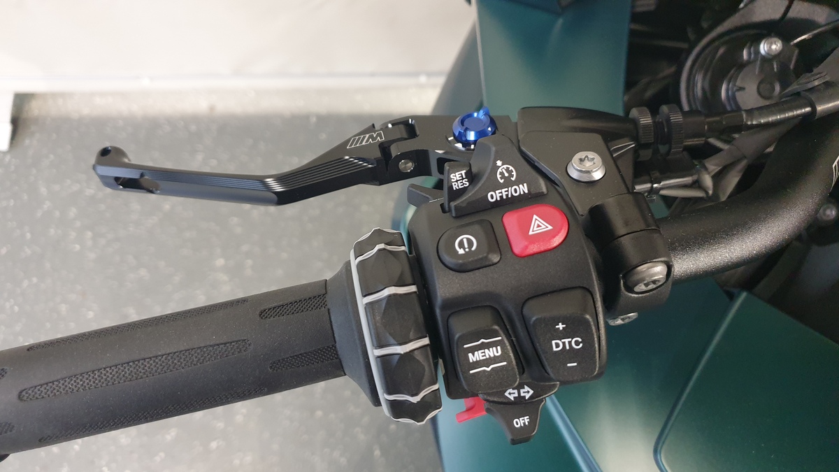 BMW M 1000 XR BMW M 1000 XR