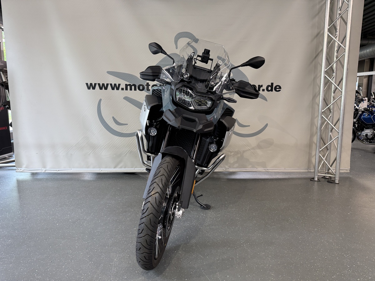 BMW F 900 GS Adventure BMW F 900 GS Adventure