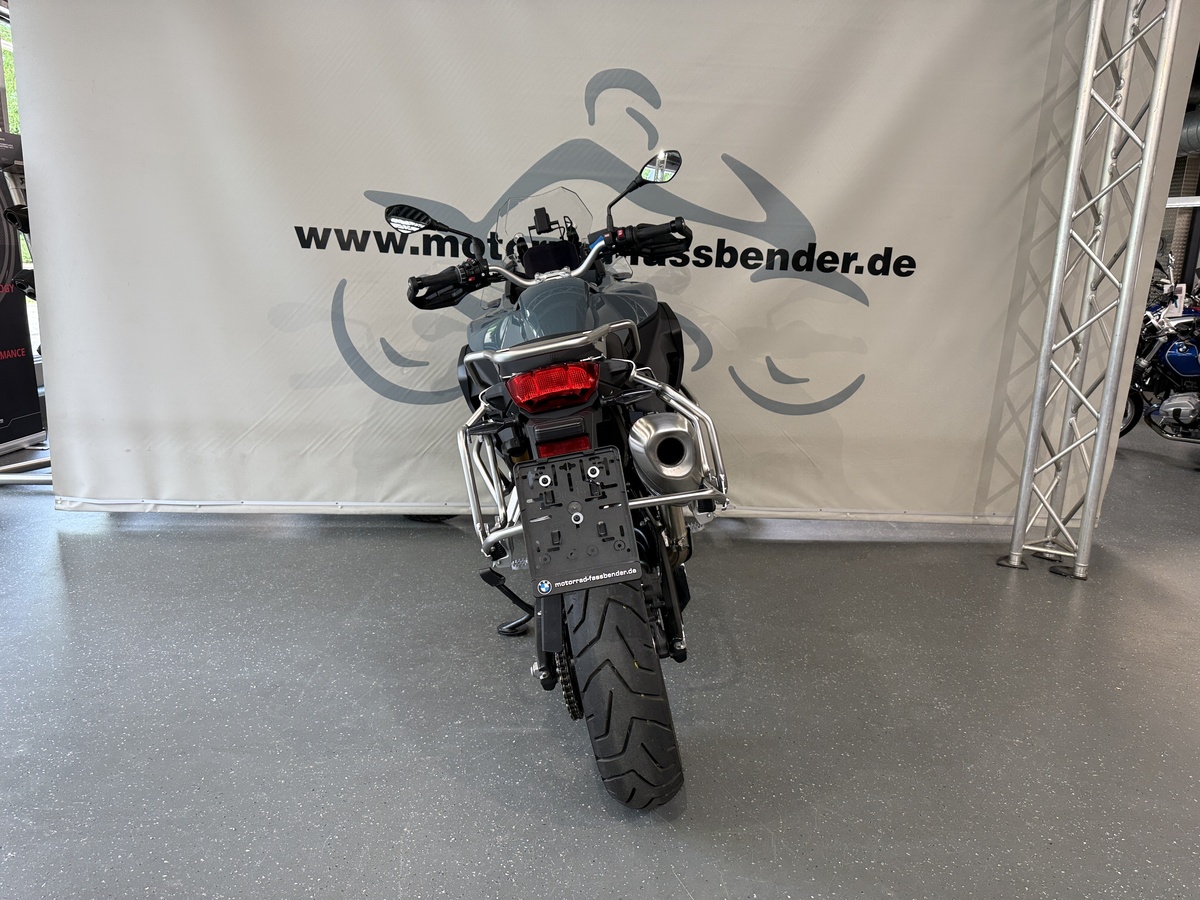 BMW F 900 GS Adventure BMW F 900 GS Adventure