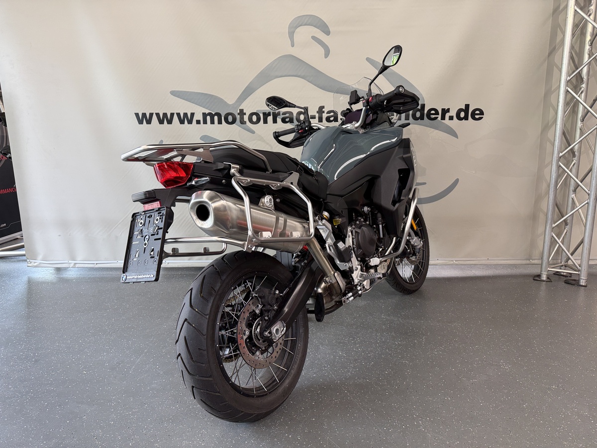 BMW F 900 GS Adventure BMW F 900 GS Adventure