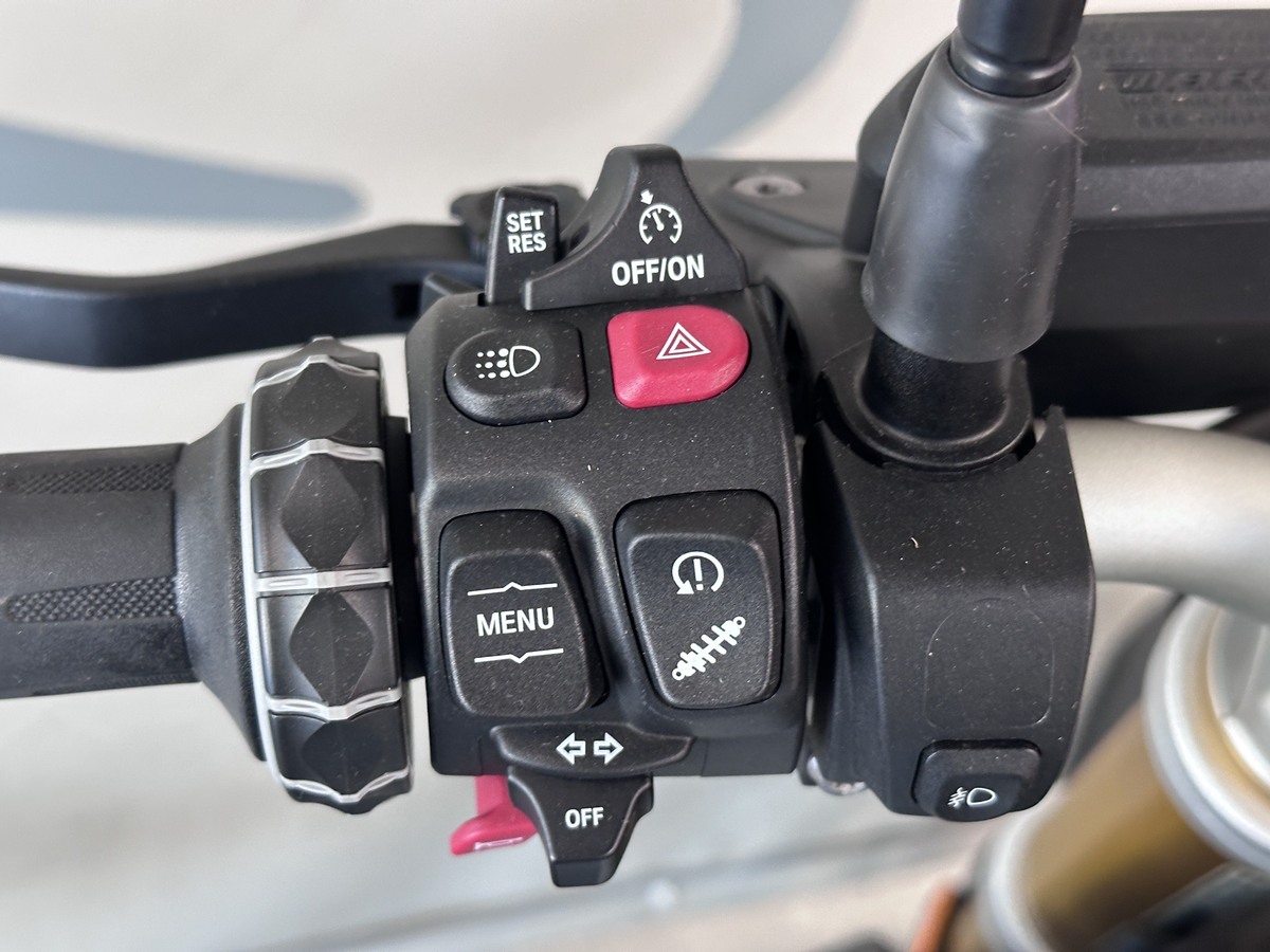 BMW R1250R 3 x Pakete BMW R1250R 3 x Pakete