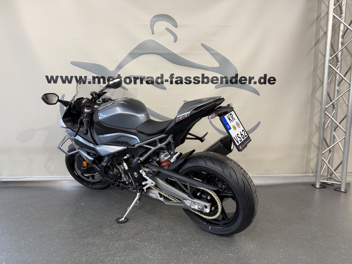 BMW S 1000 RR verf.ab 10.2026,mind. 1500km BMW S 1000 RR verf.ab 10.2026,mind. 1500km