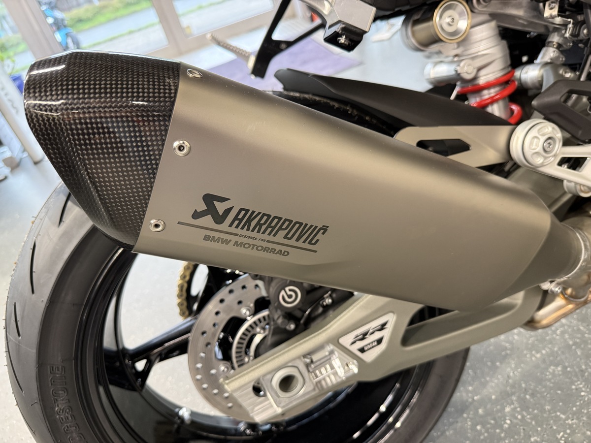 BMW S 1000 RR verf.ab 10.2026,mind. 1500km BMW S 1000 RR verf.ab 10.2026,mind. 1500km
