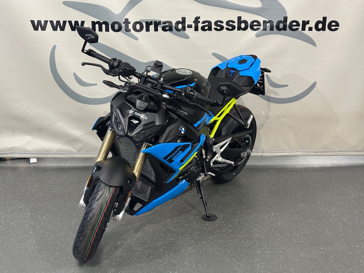 BMW S 1000 R Verf. ab dem 03.10.26, min. 1500km BMW S 1000 R Verf. ab dem 03.10.26, min. 1500km