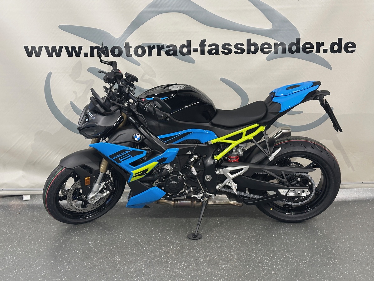 BMW S 1000 R Verf. ab dem 03.10.26, min. 1500km BMW S 1000 R Verf. ab dem 03.10.26, min. 1500km