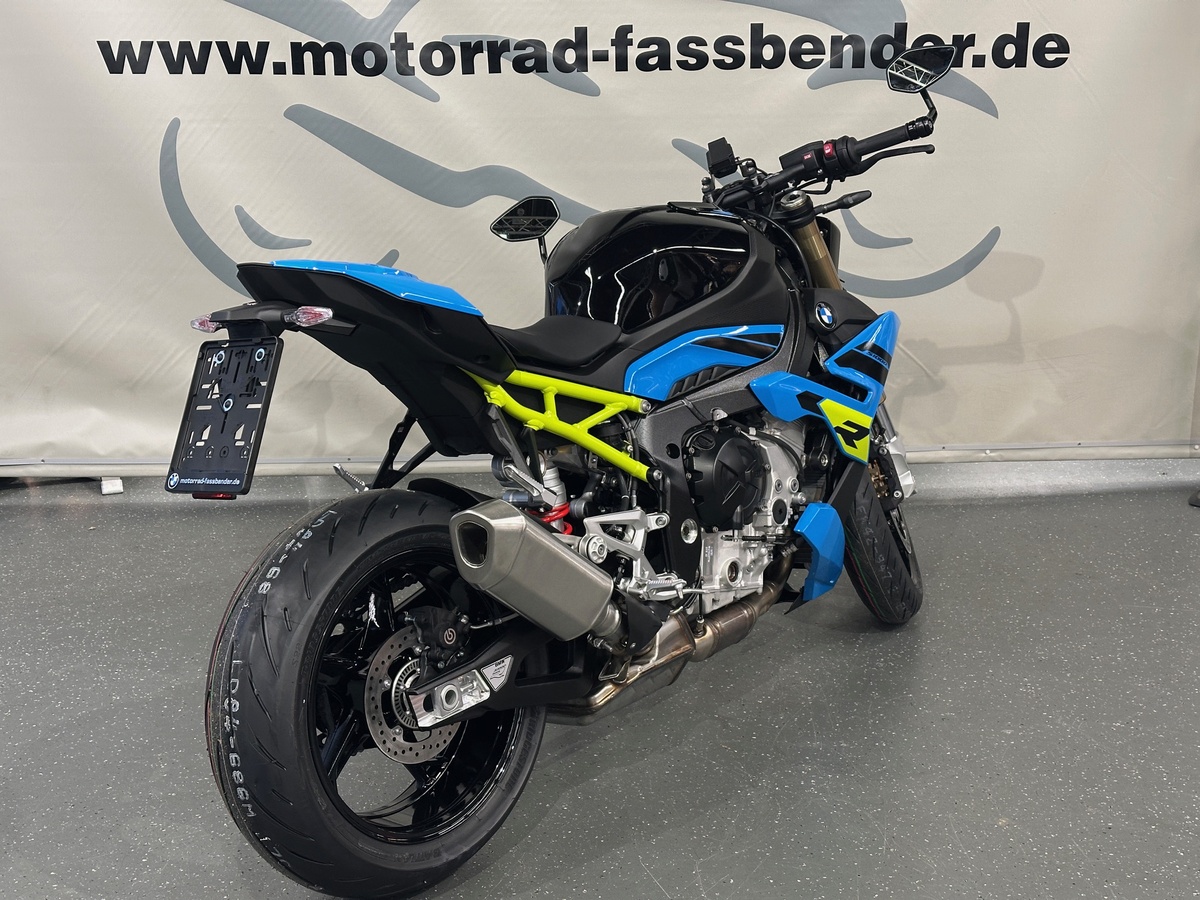 BMW S 1000 R Verf. ab dem 03.10.26, min. 1500km BMW S 1000 R Verf. ab dem 03.10.26, min. 1500km