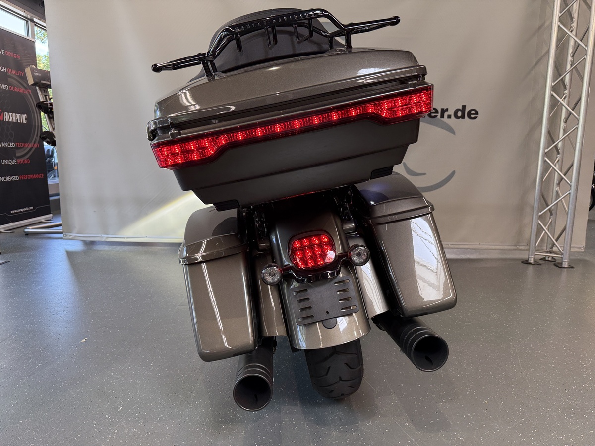 HARLEY-DAVIDSON CVO Ultra Limited FLHTKSE Dr.Jekill & Mr. Hyde HARLEY-DAVIDSON CVO Ultra Limited FLHTKSE Dr.Jekill & Mr. Hyde