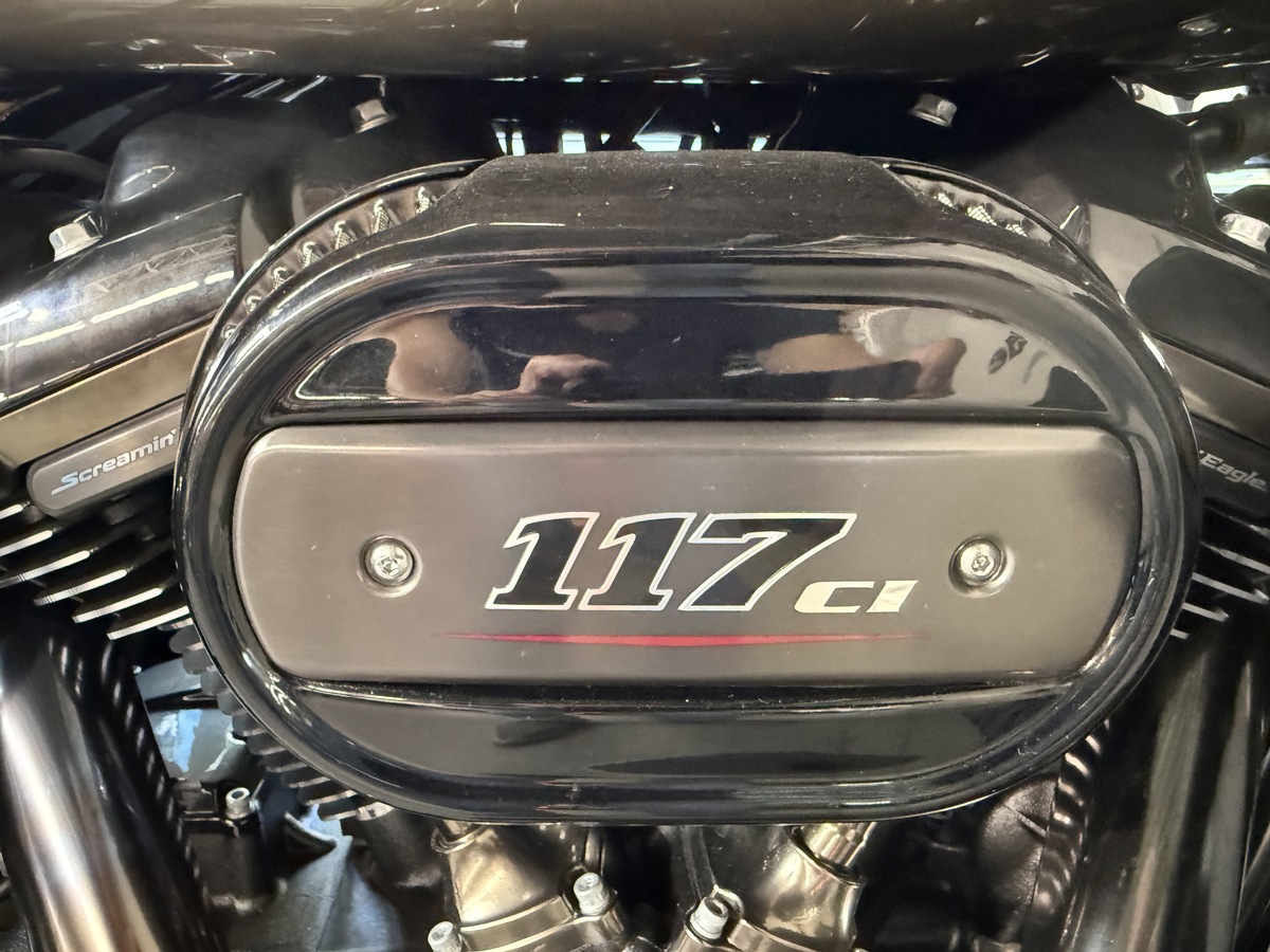 HARLEY-DAVIDSON CVO Ultra Limited FLHTKSE Dr.Jekill & Mr. Hyde HARLEY-DAVIDSON CVO Ultra Limited FLHTKSE Dr.Jekill & Mr. Hyde