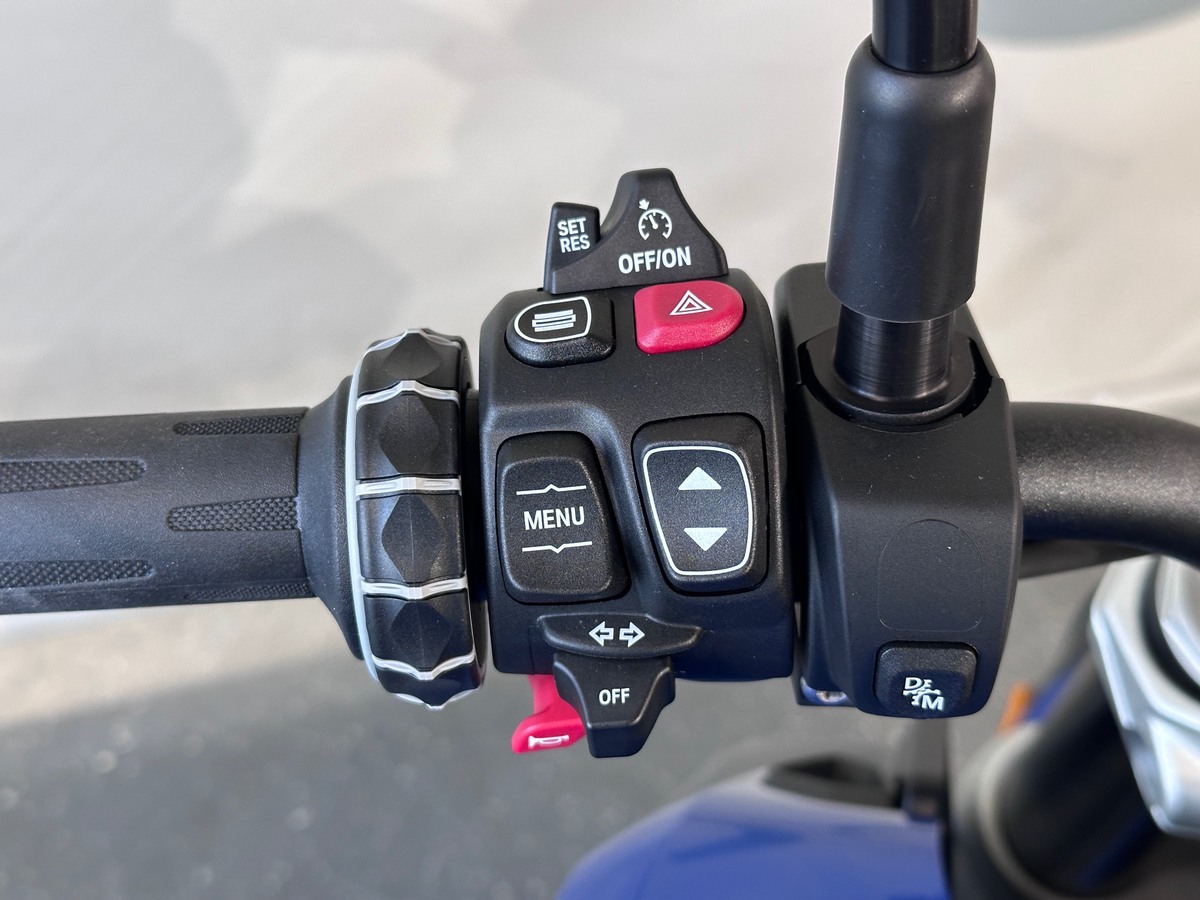 BMW R 1300 R 3x Pakete, ASA, verf. ab 11/2026 BMW R 1300 R 3x Pakete, ASA, verf. ab 11/2026