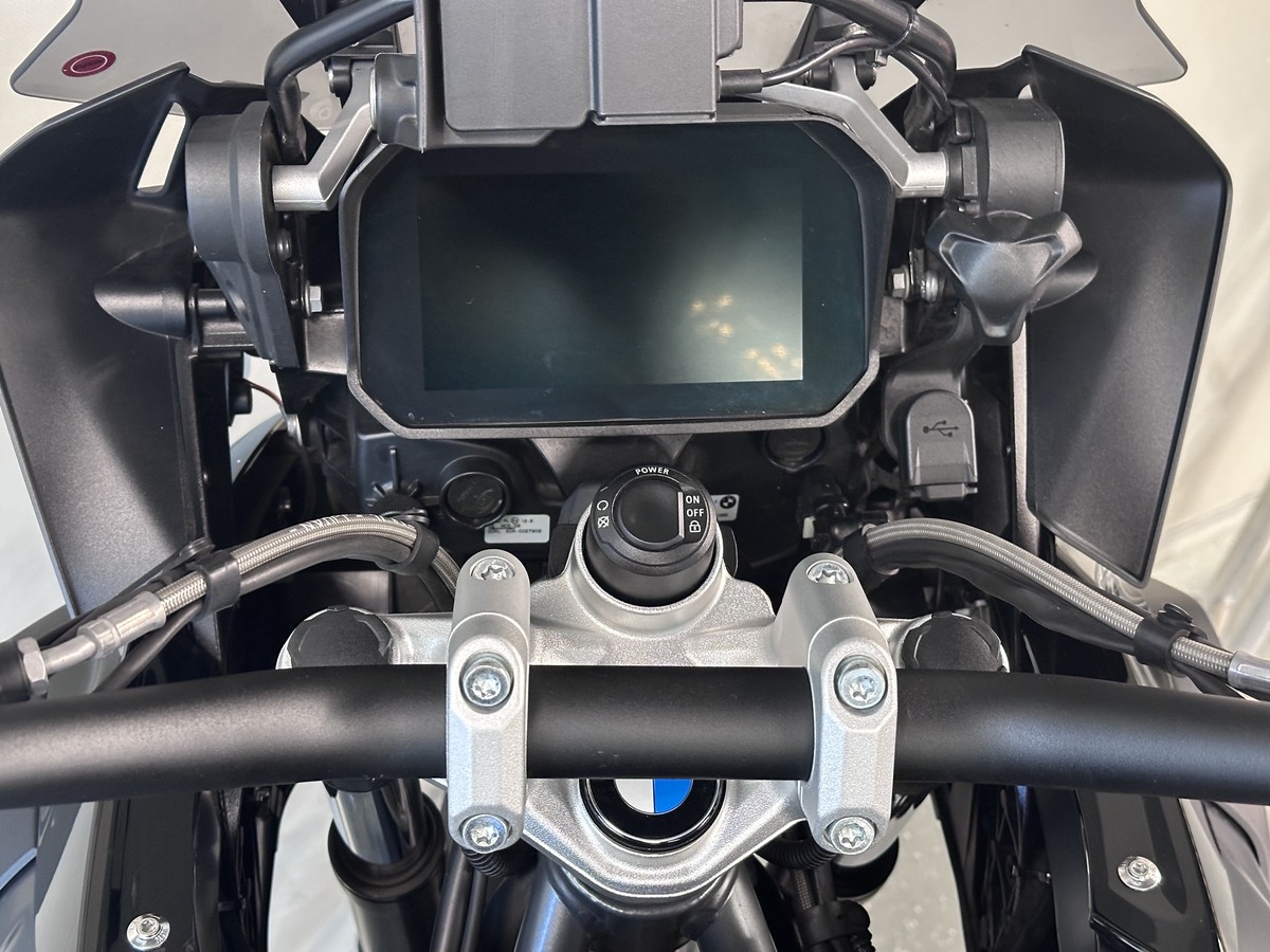 BMW R1250GS 4x Pakete, Schutzbügel, Service BMW R1250GS 4x Pakete, Schutzbügel, Service