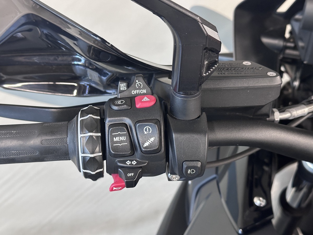 BMW R1250GS 4x Pakete, Schutzbügel, Service BMW R1250GS 4x Pakete, Schutzbügel, Service